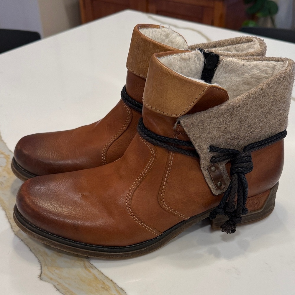 Rieker Tan Vegan Leather Winter Boots women’s size EU40/US9